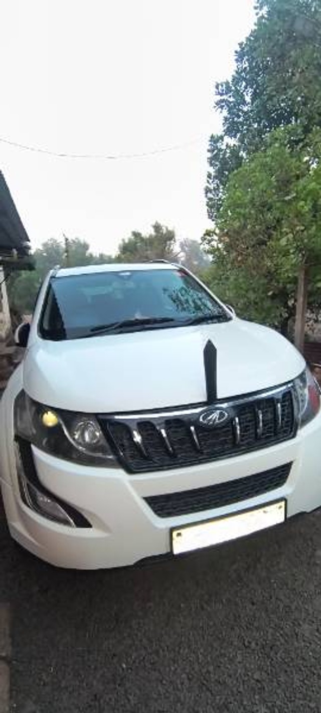 Second-hand 2017 Mahindra XUV500 R W10 FWD for sale in Satara-3