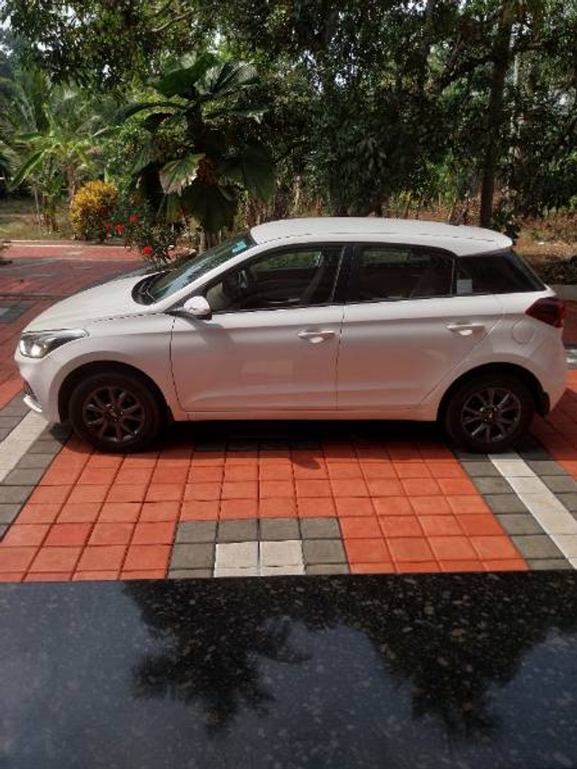 Hyundai i20 Asta Option CVT BSIV Second-hand 2018 Hyundai i20 Asta Option CVT BSIV for sale in Alappuzha-3