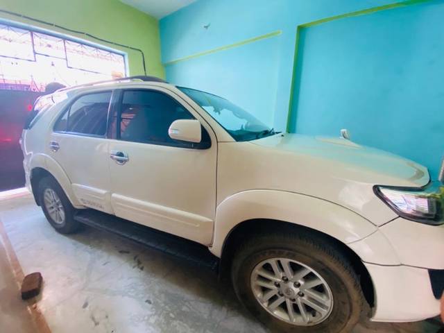 https://images10.gaadi.com/usedgaadi-sellcar/UsedCar/c6c196a1-5624-48c5-8905-f29fec0dc8ee/bbd87ac1-edea-4463-b426-49717c9fabc4.jpeg?imwidth=6400