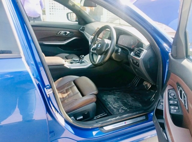 Second-hand 2022 BMW 3 Series 330i M Sport for sale in Gurgaon-5