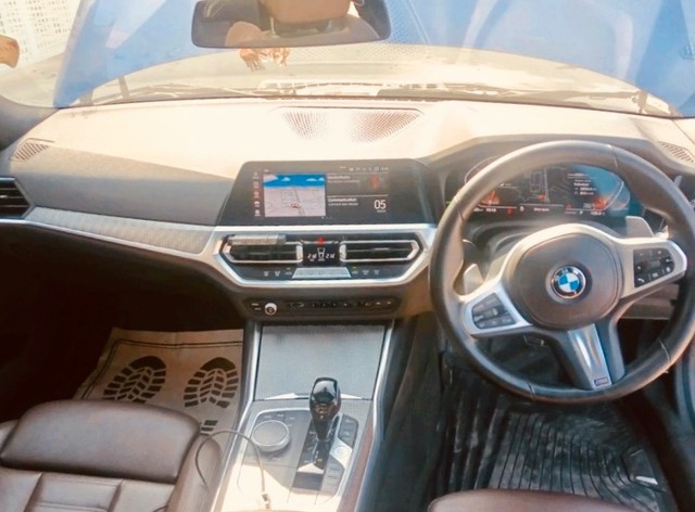 Second-hand 2022 BMW 3 Series 330i M Sport for sale in Gurgaon-6