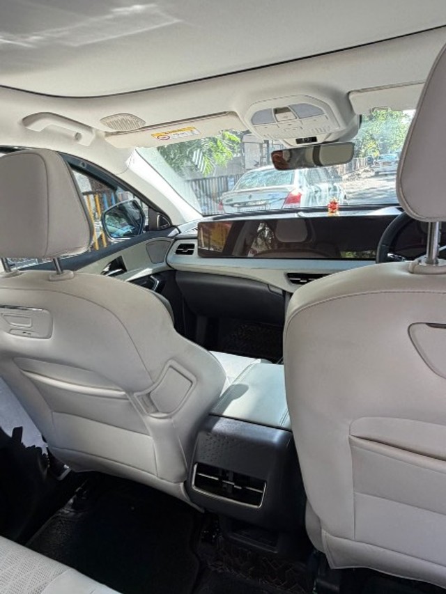 Mahindra XEV 9e Pack Three Select 11.2kw Charger - Photo 6