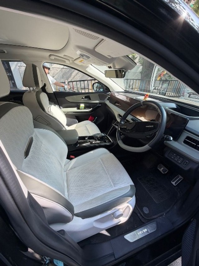 Mahindra XEV 9e Pack Three Select 11.2kw Charger - Photo 5