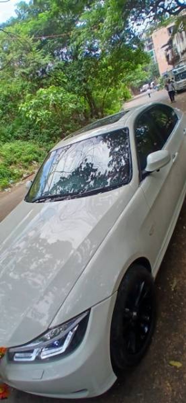 Second-hand 2012 BMW 3 Series 320d Luxury Line for sale in Vasai-2