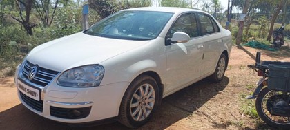 Second-hand 2011 Volkswagen Jetta 2.0 TDI Trendline for sale in Theni