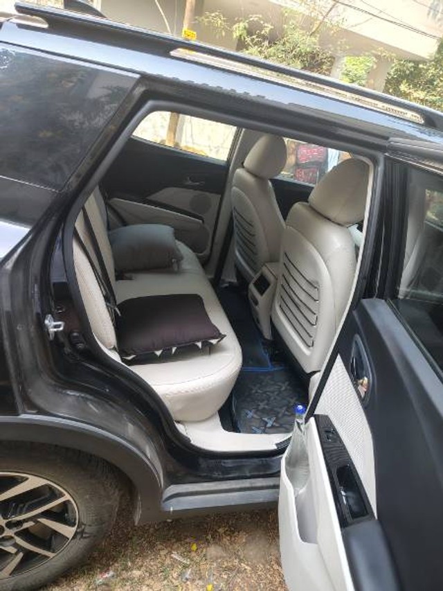 Mahindra XUV400 EV EL Pro 394 kWh - Photo 4