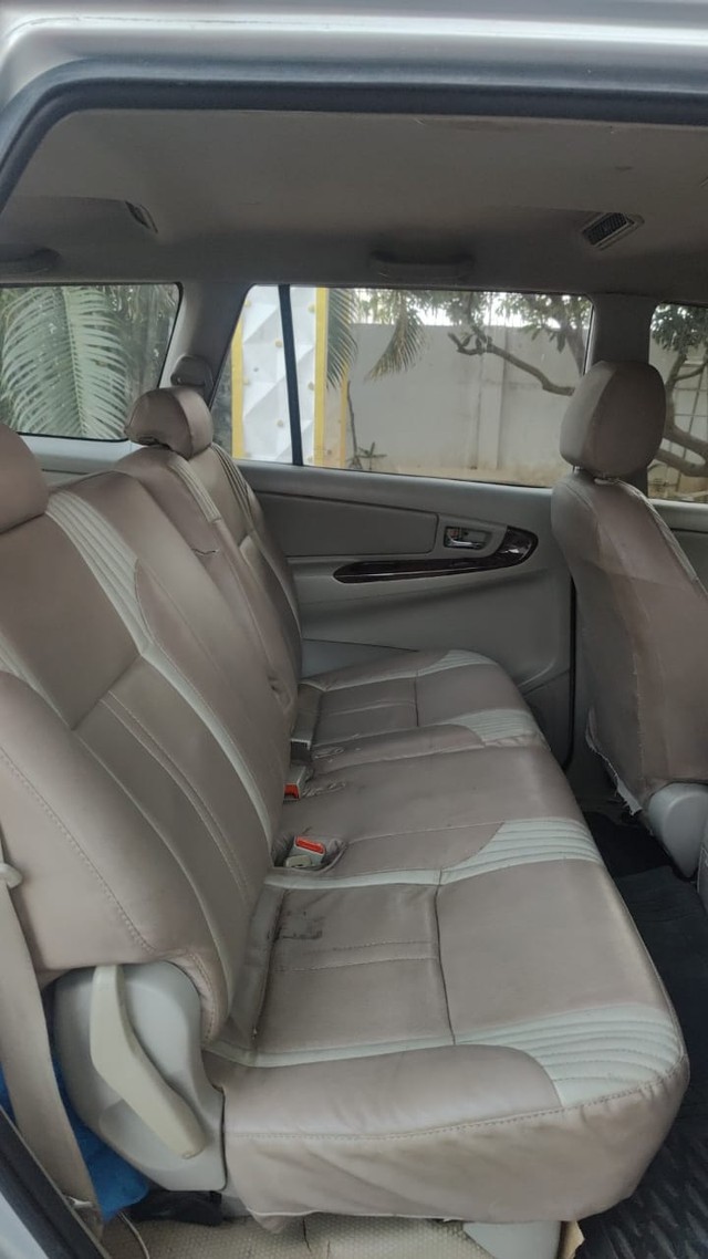 Second-hand 2014 Toyota Innova 2.5 G (Diesel) 7 Seater BS IV for sale in Kanchipuram-6