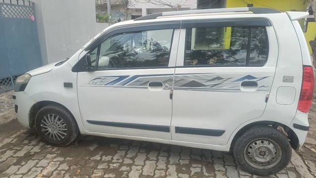 Second-hand 2013 Maruti Suzuki Wagon R LXI CNG for sale in Kanpur-8