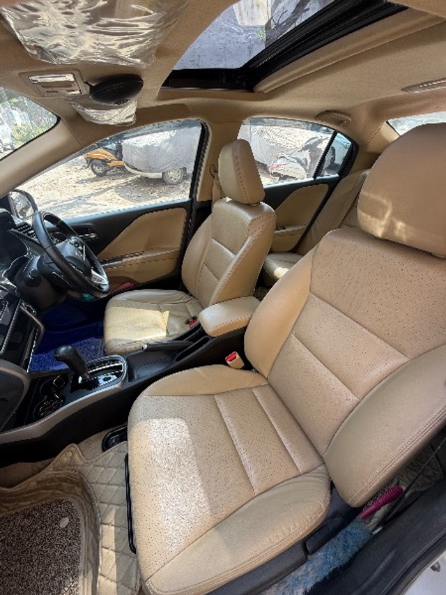 Second-hand 2018 Honda City i-VTEC CVT VX for sale in New Delhi-2