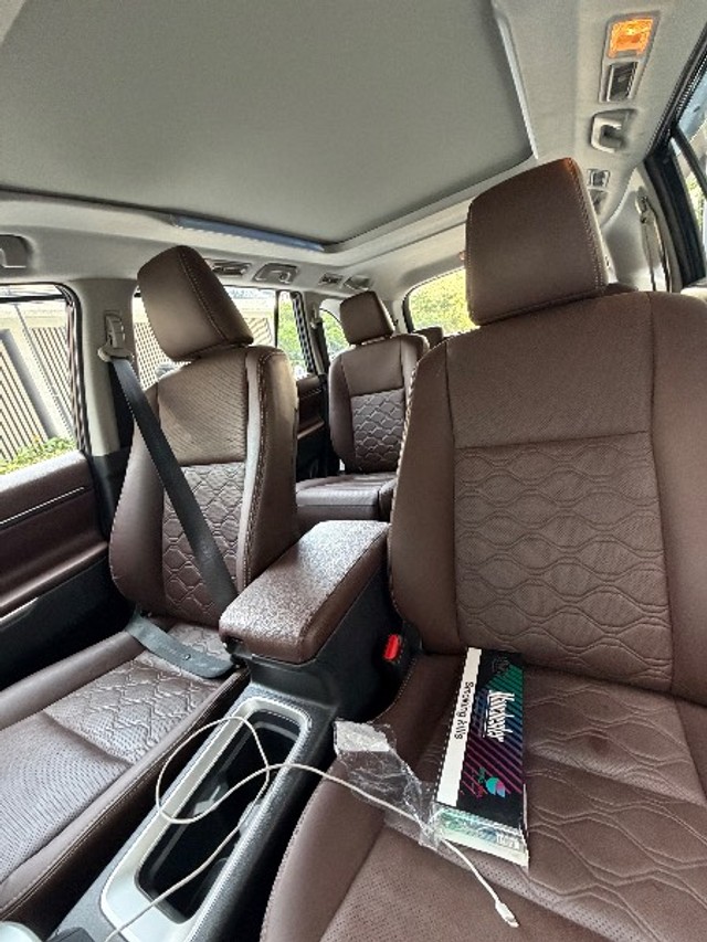 Second-hand 2025 Toyota Innova Hycross ZX Hybrid for sale in Pune-5