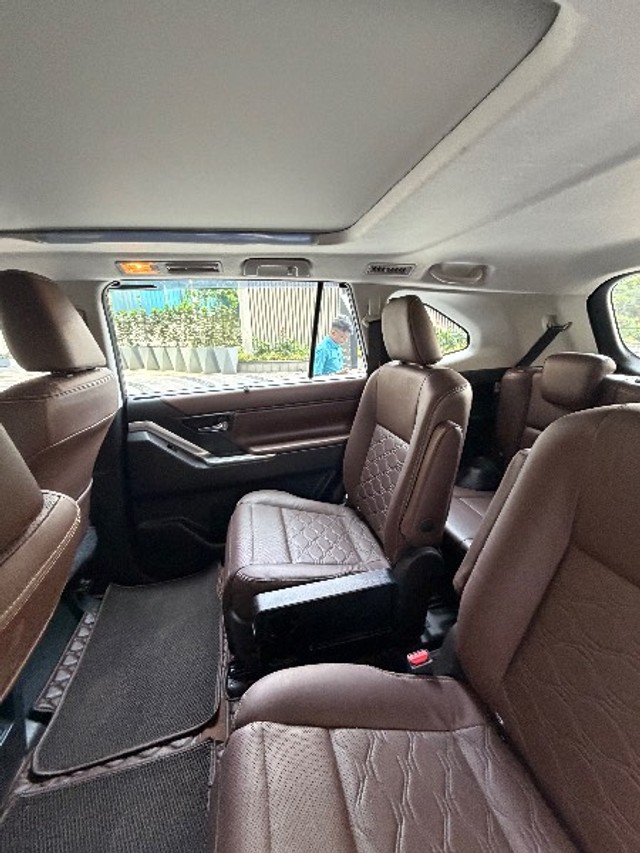 Second-hand 2025 Toyota Innova Hycross ZX Hybrid for sale in Pune-8