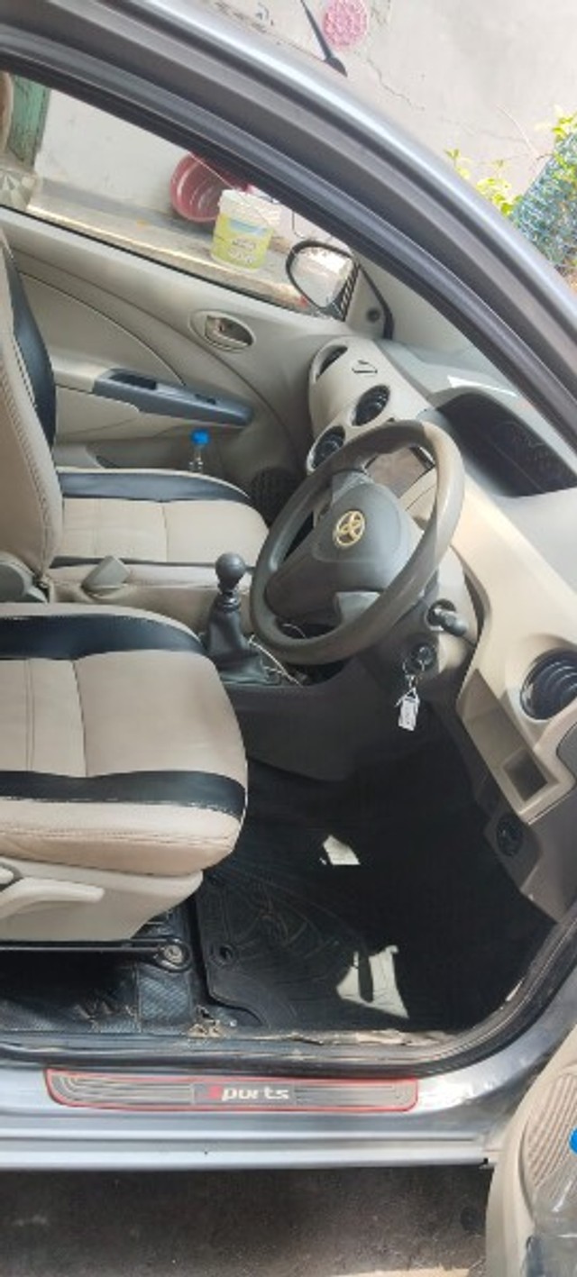 Toyota Etios GD Second-hand 2016 Toyota Etios GD for sale in Vijayawada-5