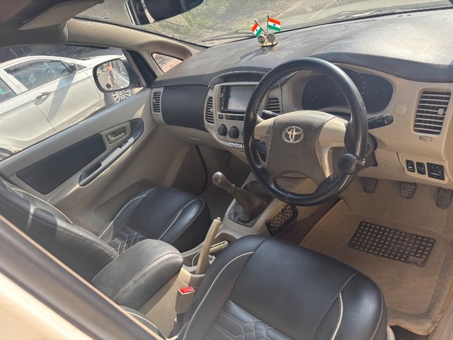 Second-hand 2013 Toyota Innova 2.5 G (Diesel) 7 Seater BS IV for sale in Ludhiana-3