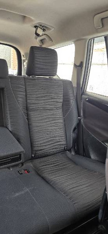 Toyota Innova Crysta 2.4 GX MT 8S BSIV Second-hand 2017 Toyota Innova Crysta 2.4 GX MT 8S BSIV for sale in Ahmedabad