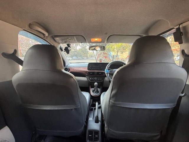 Second-hand 2022 Hyundai Aura S CNG for sale in Thane-5