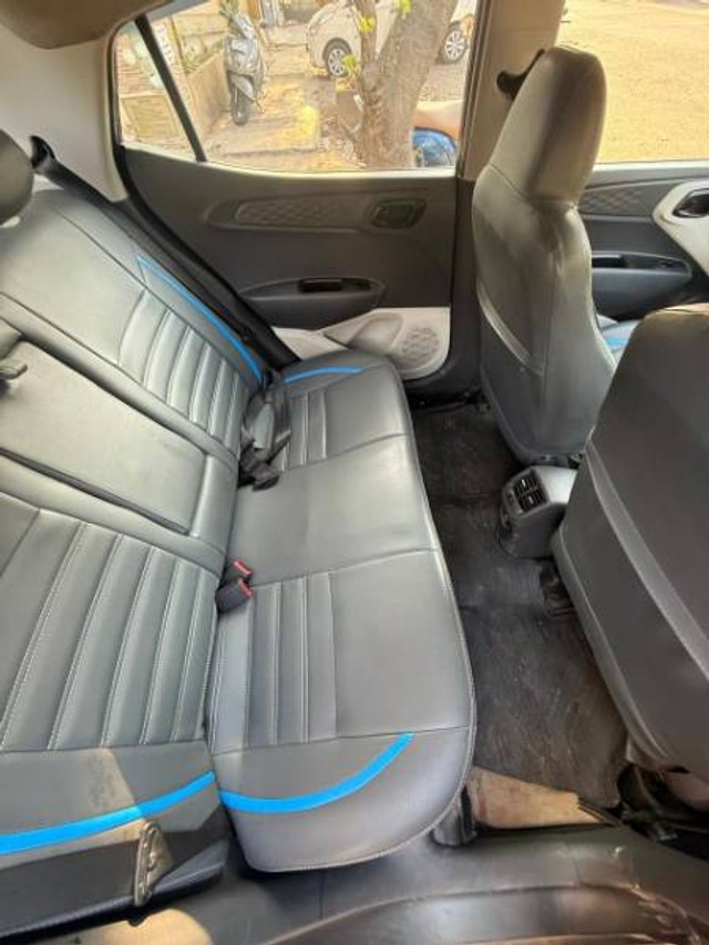 Second-hand 2022 Hyundai Aura S CNG for sale in Thane-7