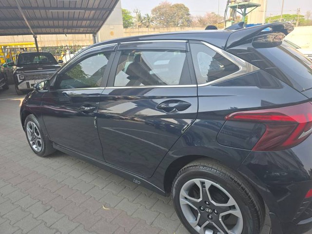 Second-hand 2024 Hyundai i20 Sportz IVT for sale in Bangalore-2