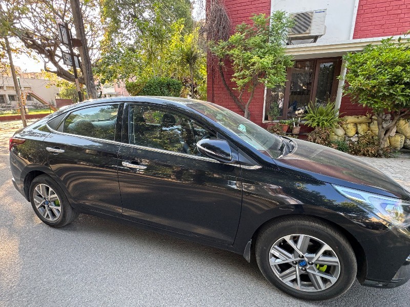 Picture of Best Electric Scooter Under 30000 - carbike360.com