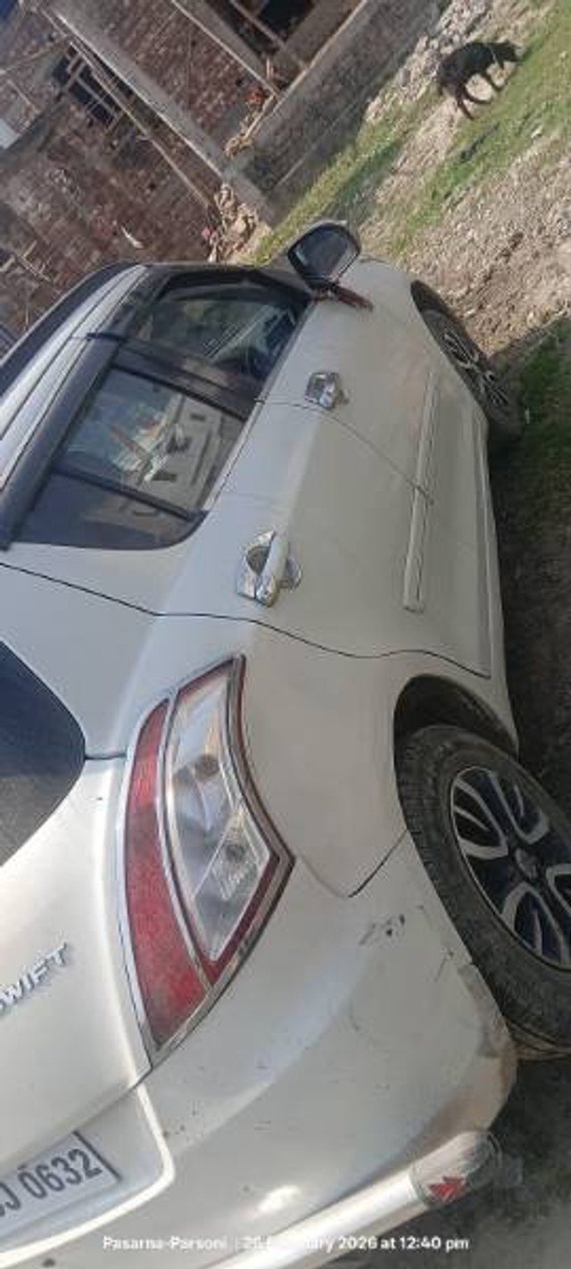 Second-hand 2015 Maruti Suzuki Swift 1.3 DLX for sale in Supaul-2