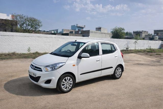 Second-hand 2013 Hyundai i10 Era for sale in Rohtak