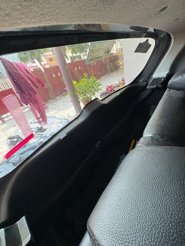 Second-hand 2016 Maruti Suzuki Swift VXI Optional for sale in Gorakhpur-4