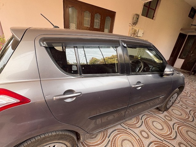 Second-hand 2016 Maruti Suzuki Swift VXI Optional for sale in Gorakhpur-1