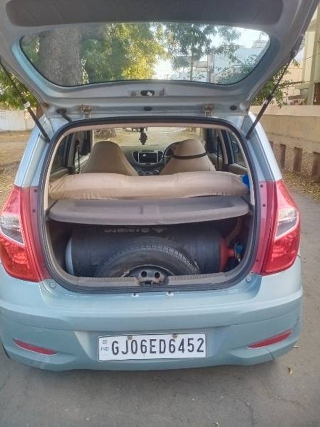 Second-hand 2011 Hyundai i10 Magna for sale in Anand-9