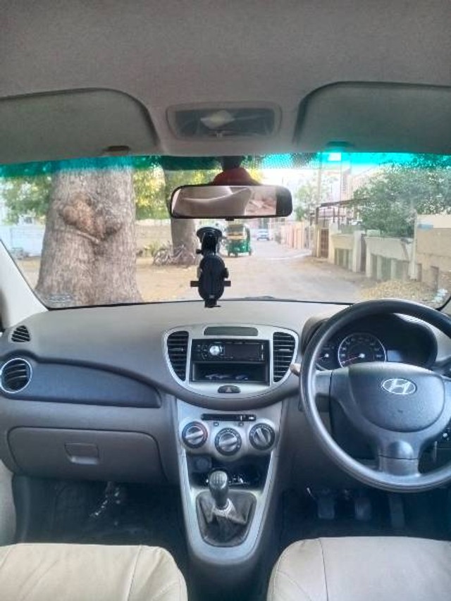 Second-hand 2011 Hyundai i10 Magna for sale in Anand-7