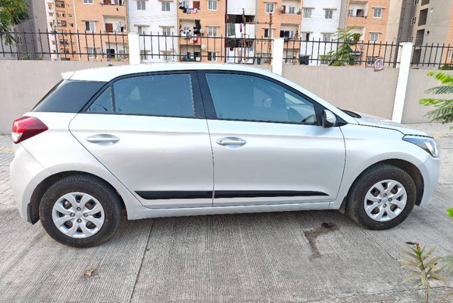 Hyundai i20 Sportz 1.2 Second-hand 2014 Hyundai i20 Sportz 1.2 for sale in Rajkot-1