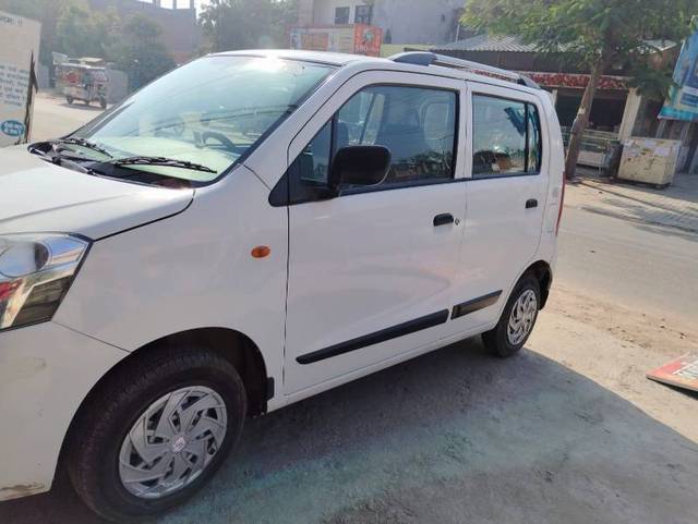 https://images10.gaadi.com/usedgaadi-sellcar/UsedCar/c7142dd6-5431-4ce0-84b0-0b9779be4d9c/a5b5a410-807a-43e4-9052-27b8738b2221.jpg?imwidth=6400