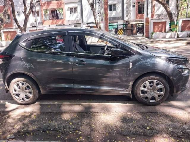 https://images10.gaadi.com/usedgaadi-sellcar/UsedCar/c7990bbd-7d23-4ae6-99f3-cb938697abfb/e1ee151c-c076-4425-a7dc-fde225da1924.jpg?imwidth=6401