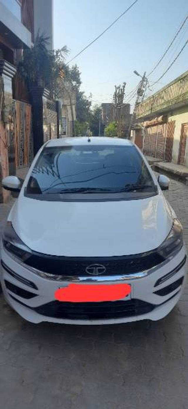 https://images10.gaadi.com/usedgaadi-sellcar/UsedCar/c79e4d7d-2822-4771-a25d-35909750b018/26f731e1-568a-44d1-bbd1-e0d31653e2dc.jpg?imwidth=6400