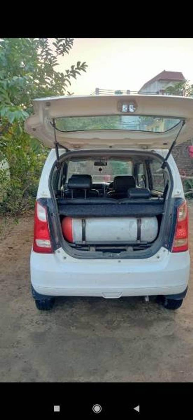 https://images10.gaadi.com/usedgaadi-sellcar/UsedCar/c7d9de32-c0f6-4138-84c0-ce1ca00ff5be/ceab7849-6c3f-4715-9b5f-844cf903043e.jpg?imwidth=6402