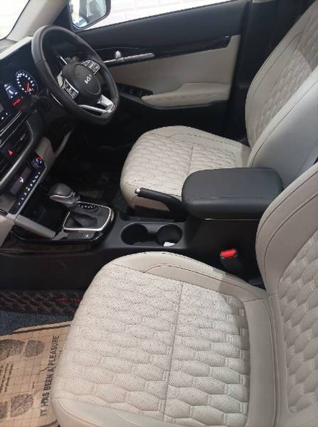 https://images10.gaadi.com/usedgaadi-sellcar/UsedCar/c7da78bd-1019-4600-a576-ca13eda0cf62/27f55cd3-ce62-4cb5-99f8-ea46d3f75770.jpg?imwidth=6401