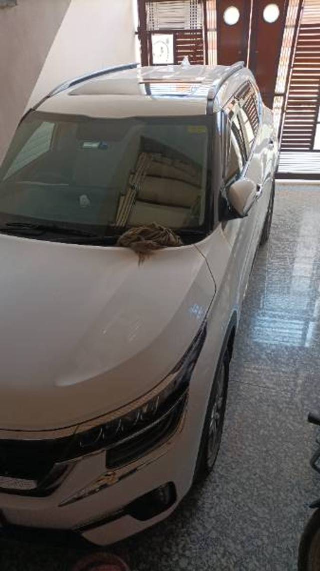 https://images10.gaadi.com/usedgaadi-sellcar/UsedCar/c7da78bd-1019-4600-a576-ca13eda0cf62/fd99d824-eaa1-460a-8baa-4f6832c7200f.jpg?imwidth=6400