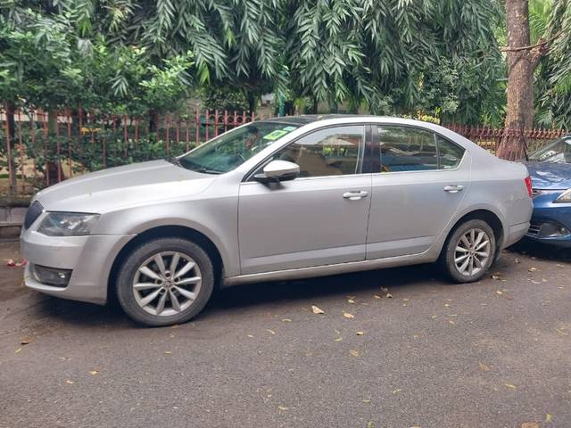https://images10.gaadi.com/usedgaadi-sellcar/UsedCar/c7f70472-c37b-4889-b0af-e837f0f29f55/ae8d8870-7552-4346-920c-6640b1aeba8e.jpeg?imwidth=6400