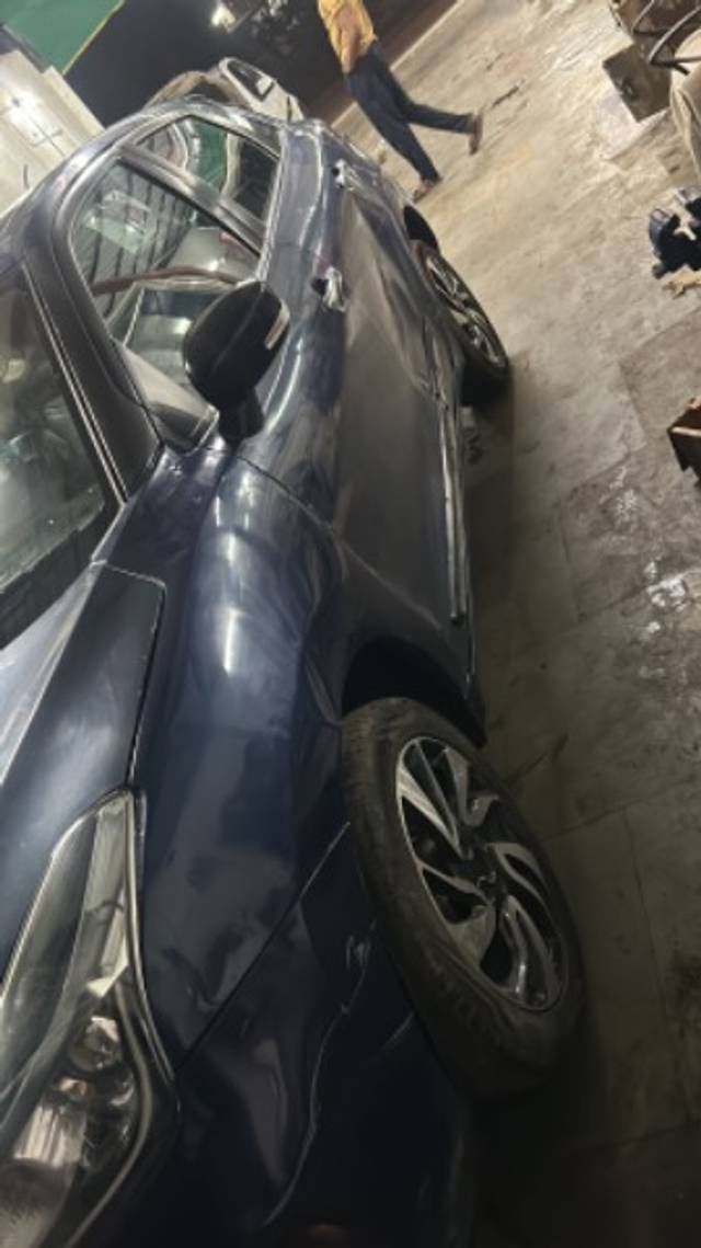 https://images10.gaadi.com/usedgaadi-sellcar/UsedCar/c814a9e8-f0ef-49c1-b991-92201cc5a53f/81557784-f5a7-49c9-ba36-feb525f7683c.jpg?imwidth=6402