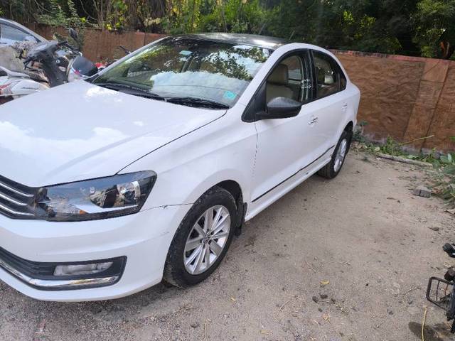 https://images10.gaadi.com/usedgaadi-sellcar/UsedCar/c822628d-fd1b-417c-b9fd-44b1b86de712/3efcc4ea-a9c8-4928-81c9-7642e6d5b95c.jpg?imwidth=6401