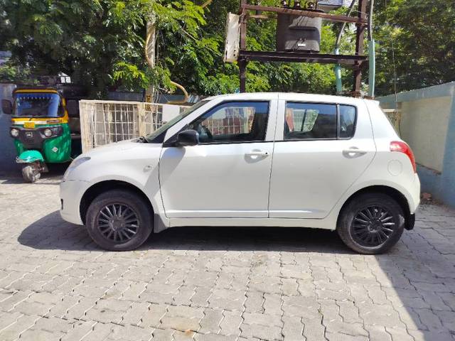 https://images10.gaadi.com/usedgaadi-sellcar/UsedCar/c830432f-8ddd-49d0-8c91-5ba20e31c8ce/d7222352-7801-43c9-8644-dec4a068da7c.jpg?imwidth=6402