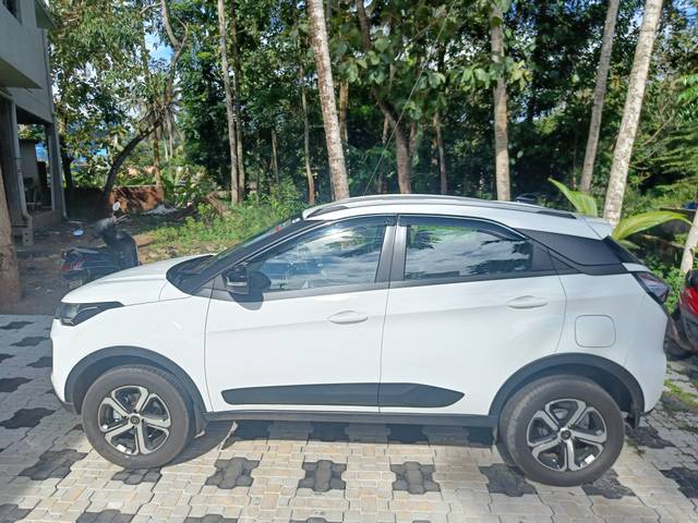 https://images10.gaadi.com/usedgaadi-sellcar/UsedCar/c8414d39-a75e-4e10-9eb6-0e886b7665fc/6d083e1b-c43b-4a44-819f-afea5250b553.jpg?imwidth=6402