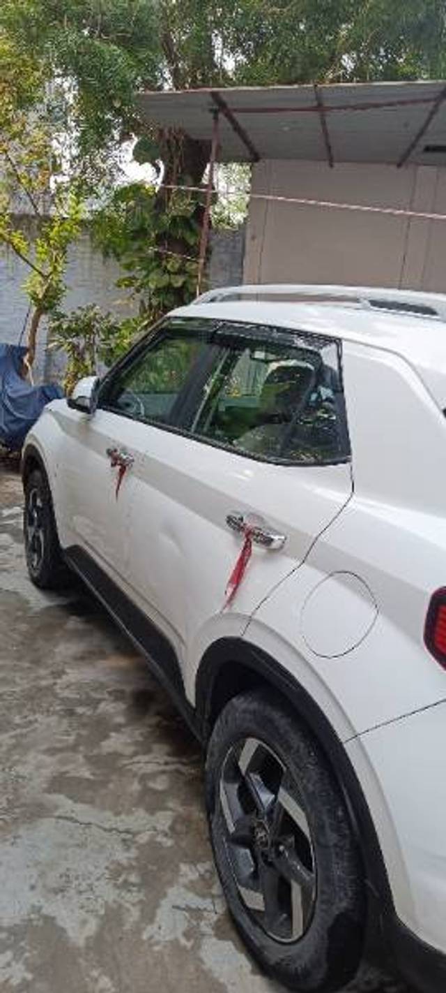 https://images10.gaadi.com/usedgaadi-sellcar/UsedCar/c885aad8-cae2-4e24-8674-4347364eb342/51f1e4cc-0c1d-4b66-99f6-6c1be7b6dfe1.jpg?imwidth=6402