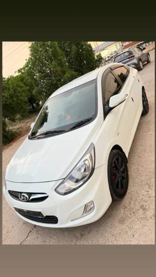 https://images10.gaadi.com/usedgaadi-sellcar/UsedCar/c8aeb754-2cda-45cf-8e8d-d04ea920f356/5dffb4fa-893f-4f1d-9f92-5578e5ac557e.jpg?imwidth=6400