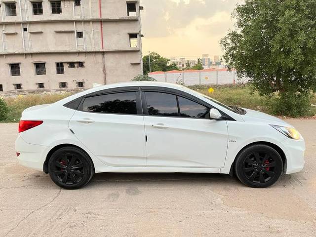 https://images10.gaadi.com/usedgaadi-sellcar/UsedCar/c8aeb754-2cda-45cf-8e8d-d04ea920f356/96c38d2e-f993-4f8d-88bd-4e64a03ada85.jpg?imwidth=6401