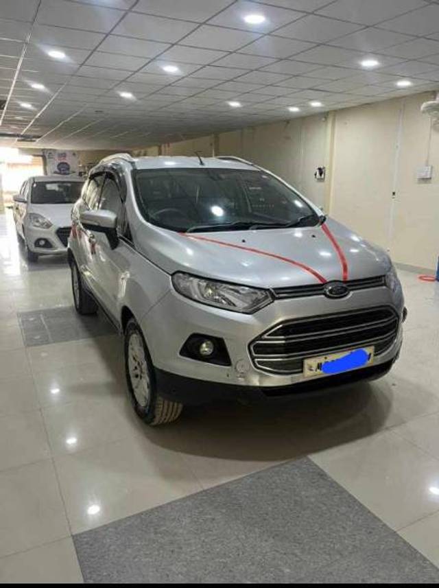 https://images10.gaadi.com/usedgaadi-sellcar/UsedCar/c8d9121a-afdb-4267-a21f-4974c441cbc4/cc416fee-884d-4d78-9e5c-5b338f05fa7f.jpg?imwidth=6400