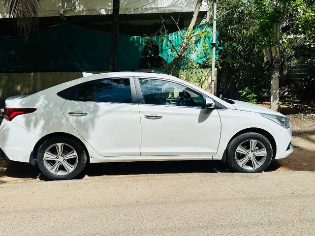 https://images10.gaadi.com/usedgaadi-sellcar/UsedCar/c903f52b-f151-477d-b6ed-25f6222e9477/a0c5be1a-2775-4178-955f-22ec189968da.jpg?imwidth=6401