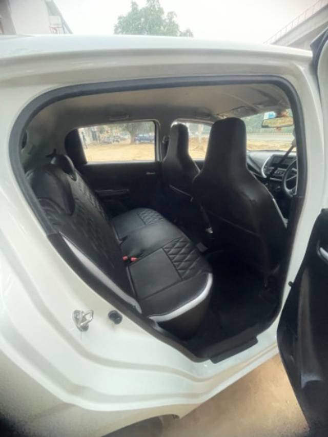 https://images10.gaadi.com/usedgaadi-sellcar/UsedCar/c9164ad6-ba2a-4618-af3a-879e3b24487a/8e114ccb-6545-4566-b797-e8f3c1c940ad.jpeg?imwidth=6402