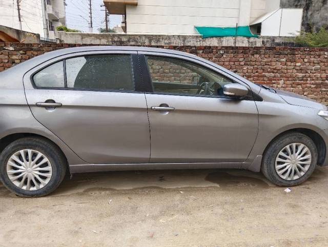 https://images10.gaadi.com/usedgaadi-sellcar/UsedCar/c91a8226-f750-4872-818f-4d7b22ec86a2/516d5c0c-b4fe-4fe5-a3b3-7239723e07c5.jpg?imwidth=6401
