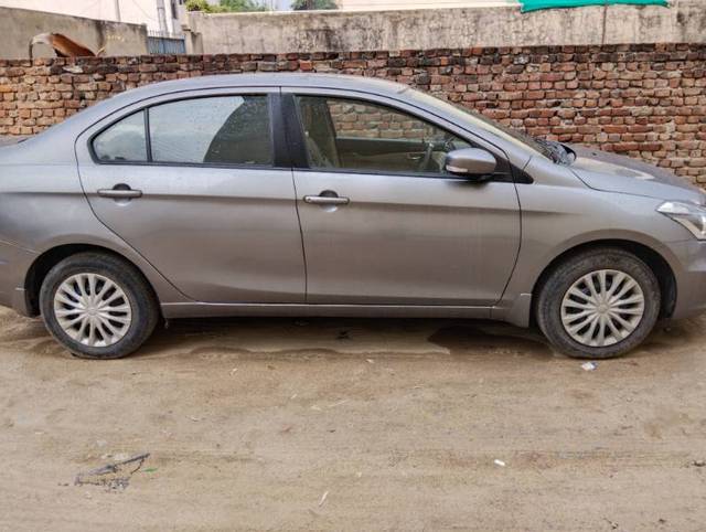 https://images10.gaadi.com/usedgaadi-sellcar/UsedCar/c91a8226-f750-4872-818f-4d7b22ec86a2/fcf85c96-8669-49ff-ae64-729fb8142e1a.jpg?imwidth=6400
