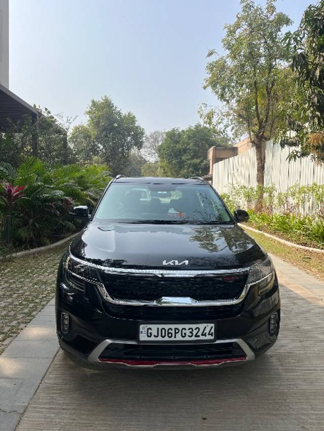 https://images10.gaadi.com/usedgaadi-sellcar/UsedCar/c9373ac1-c552-41ad-9823-36954be5f7f7/9e033eab-832f-424c-9dba-768928bd462c.jpeg?imwidth=6400