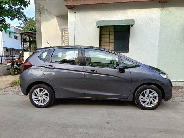 https://images10.gaadi.com/usedgaadi-sellcar/UsedCar/c947b274-b38c-4de0-a019-288908024e41/4ba9a6de-5b9e-46da-950f-1c7e16655cb4.jpg?imwidth=6401